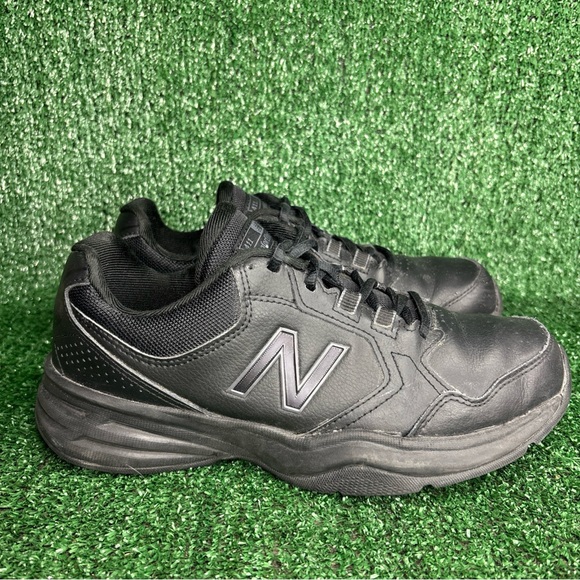 New Balance 411 Walking Shoes Mens 8 D Black Leather Lace Up Low Top Sneakers